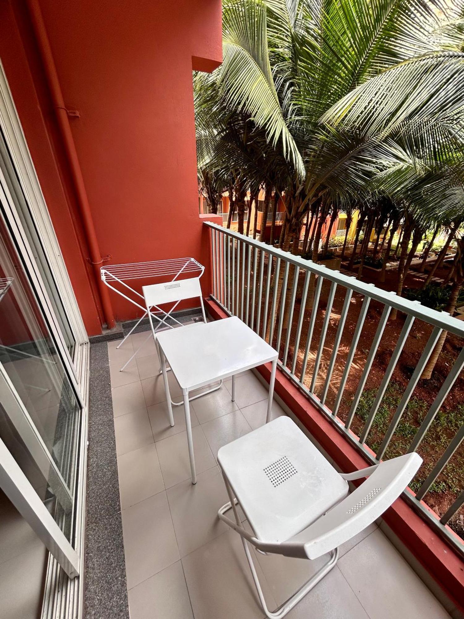 Pool And Garden View Good Stay Premium 2 Bhk Flat 104 ดาโบลิม ภายนอก รูปภาพ